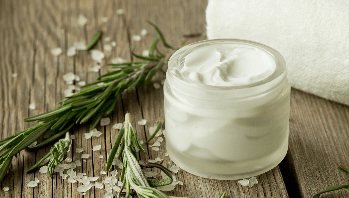 ¿Artritis? Reduce el dolor de articulaciones con esta crema de romero