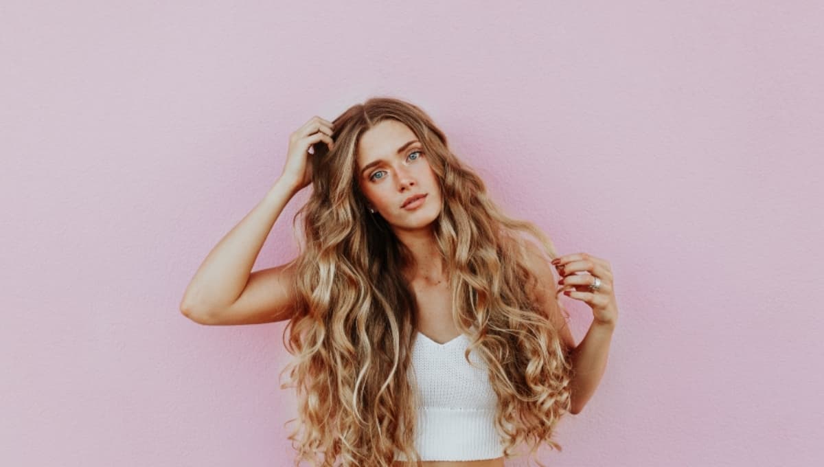 10 consejos para eliminar el frizz del cabello naturalmente