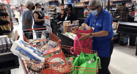 ¿Cómo conseguir trabajo con la tarjeta del INAPAM para adultos mayores?