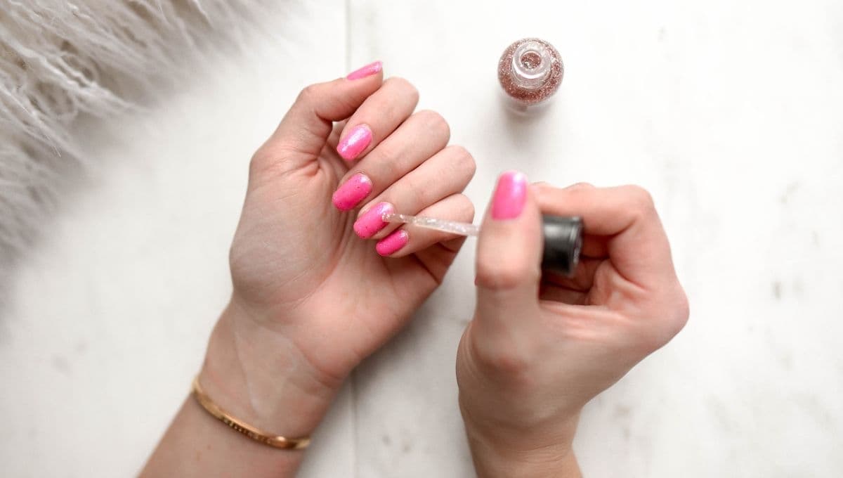 5 diseños de uñas sencillas y bonitas que puedes hacerte en casa