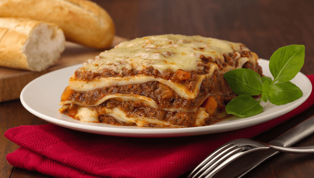 Prepara esta rica receta de lasaña de carne molida sencilla