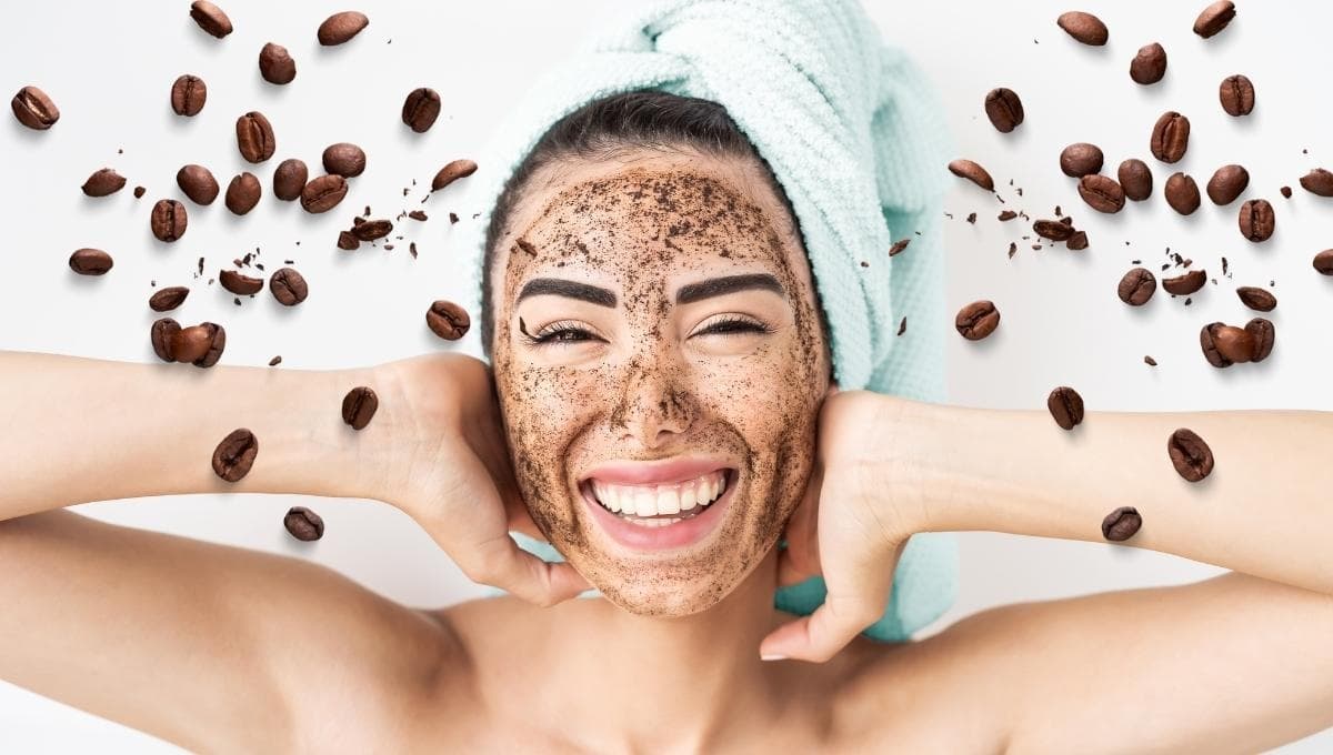 3 mascarillas de café infalibles para lucir una piel suave y rejuvencer