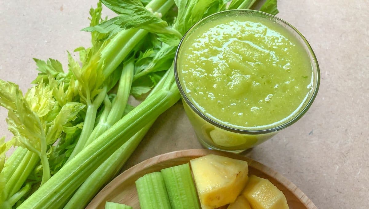 Cómo hacer el licuado de piña, manzana y apio para quemar grasa abdominal y evitar el estreñimiento