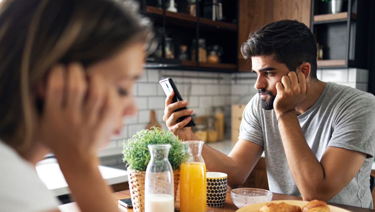 Cómo pedirle atención a mi pareja si trabaja mucho